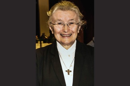 Daughter of the Cross and former Holy Cross Governor, Sister Margaret, passes away